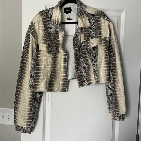 Boohoo Mock Croc Denim Cropped Jacket - Picture 2 of 4